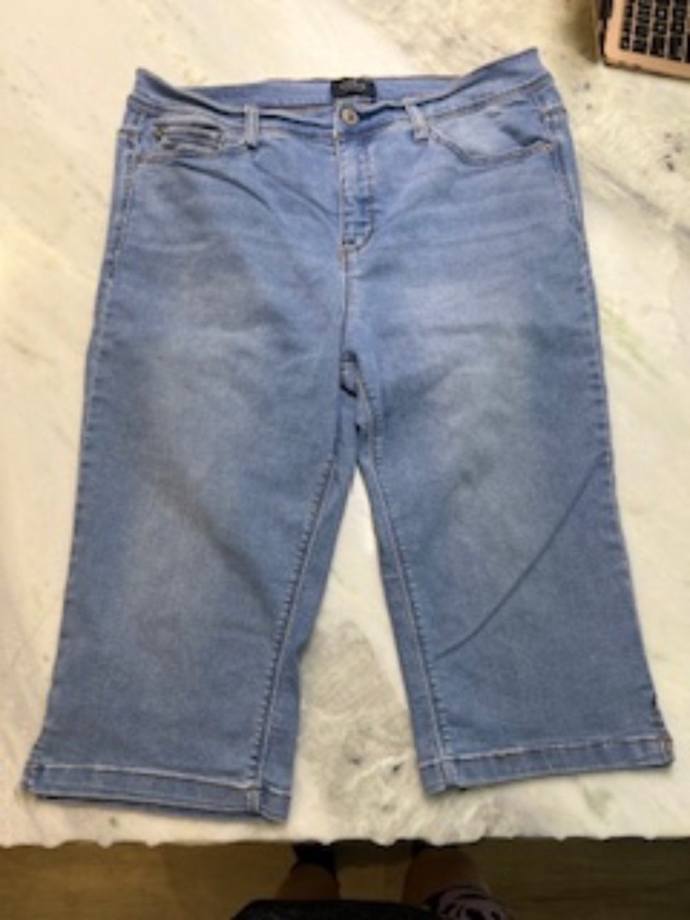 Curve crop jeans